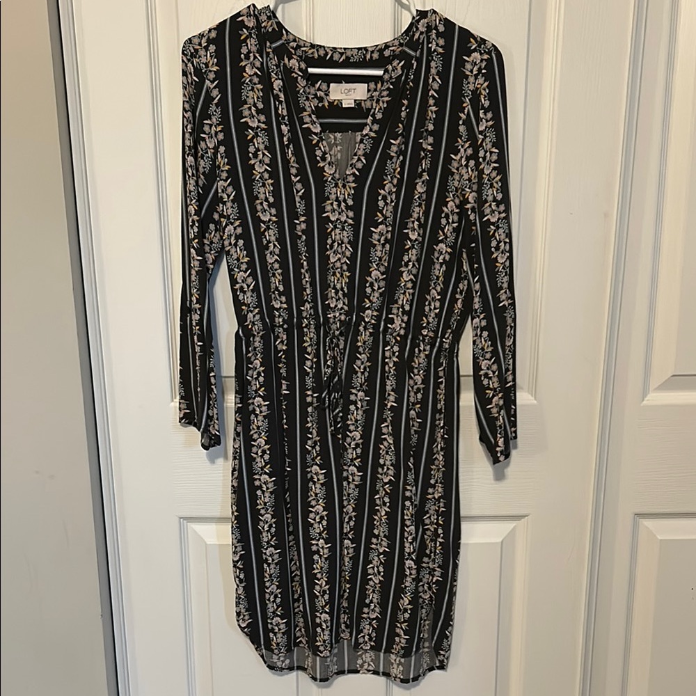 LOFT OUTLET Gray Floral V-Neck Long Sleeve Dress Women's Small
